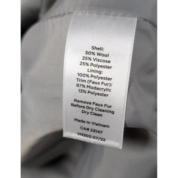 Talbots Gray Blazer 2 Button Notched Lapel Wool Blend Womens Size 8 Petite Work - Picture 3 of 4